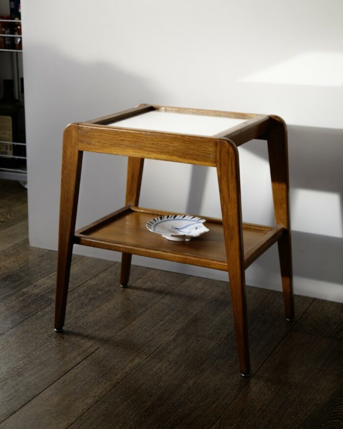 Table d’appoint moderniste - années 50