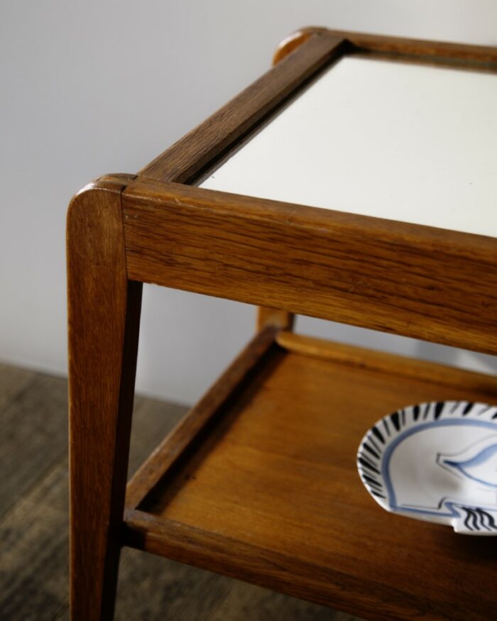 Table d’appoint moderniste - années 50 – Image 2