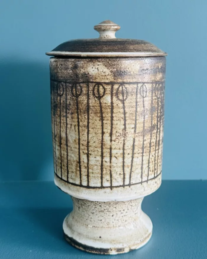 Grand pot couvert en céramique - Pouchain