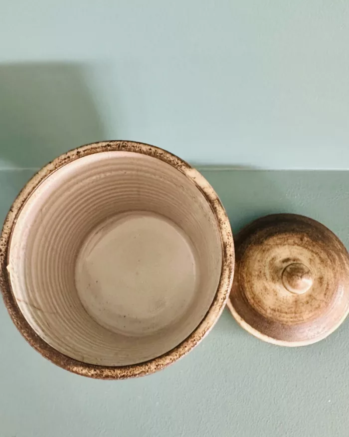 Grand pot couvert en céramique - Pouchain – Image 3