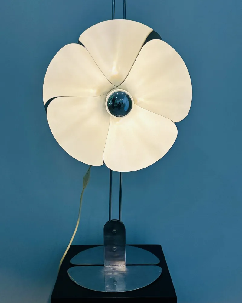 Lampe fleur - Olivier Mourgue – Image 2